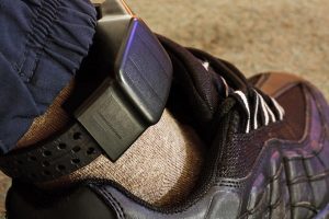 پابند الکترونیکی زندانیان چگونه کار می کند؟ - جی پی اس خودرو